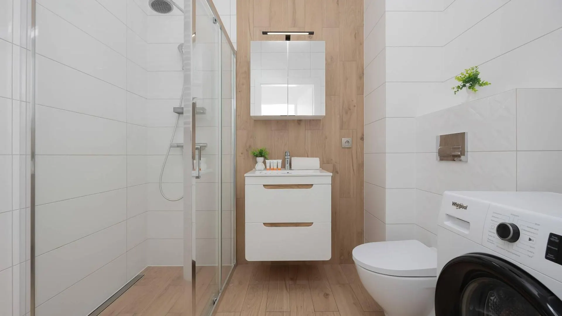 Exceptional Apartment For 4 Guests With Parking By Noclegi Renters Varšava 0*,